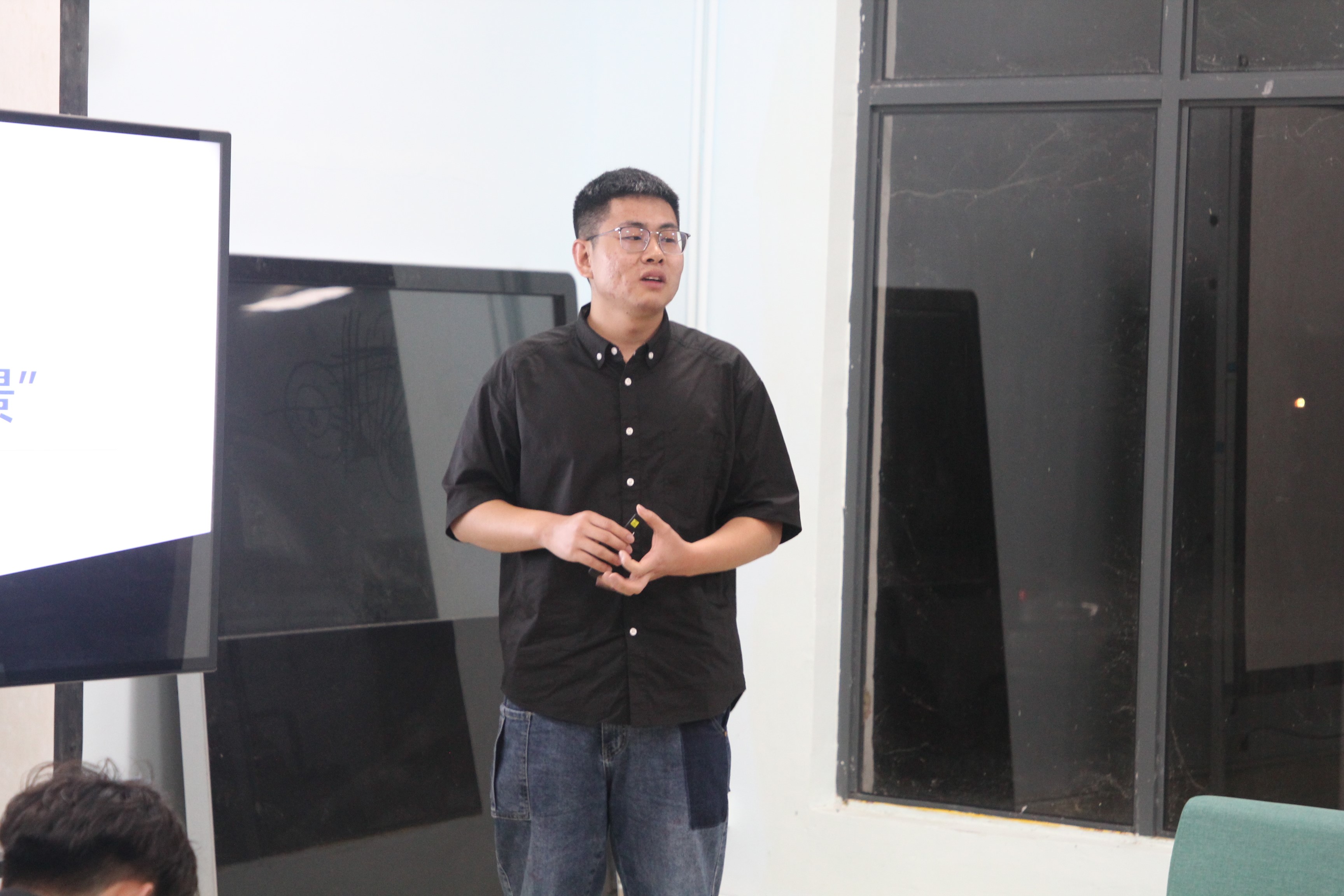 1620477298125910.jpg 1620477298125910.jpg